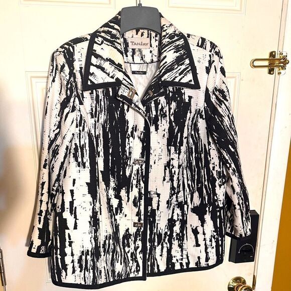 TanJay Jacket - size 14 - black and white with silver closure - Picture 1 of 7